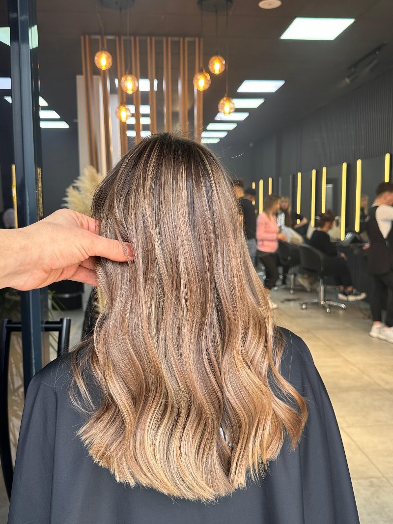 Balayage in lang haar, van achteren gezien